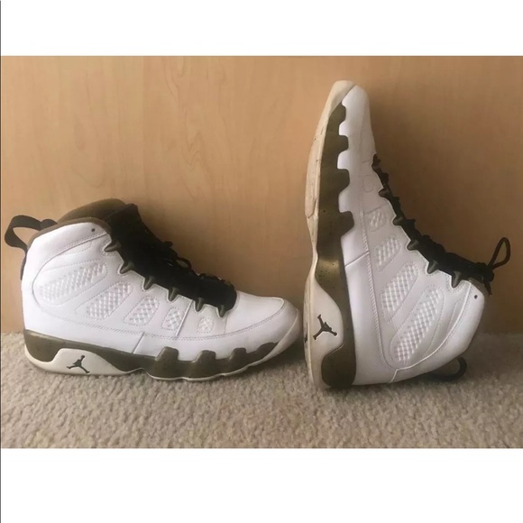 retro 9 gold and white